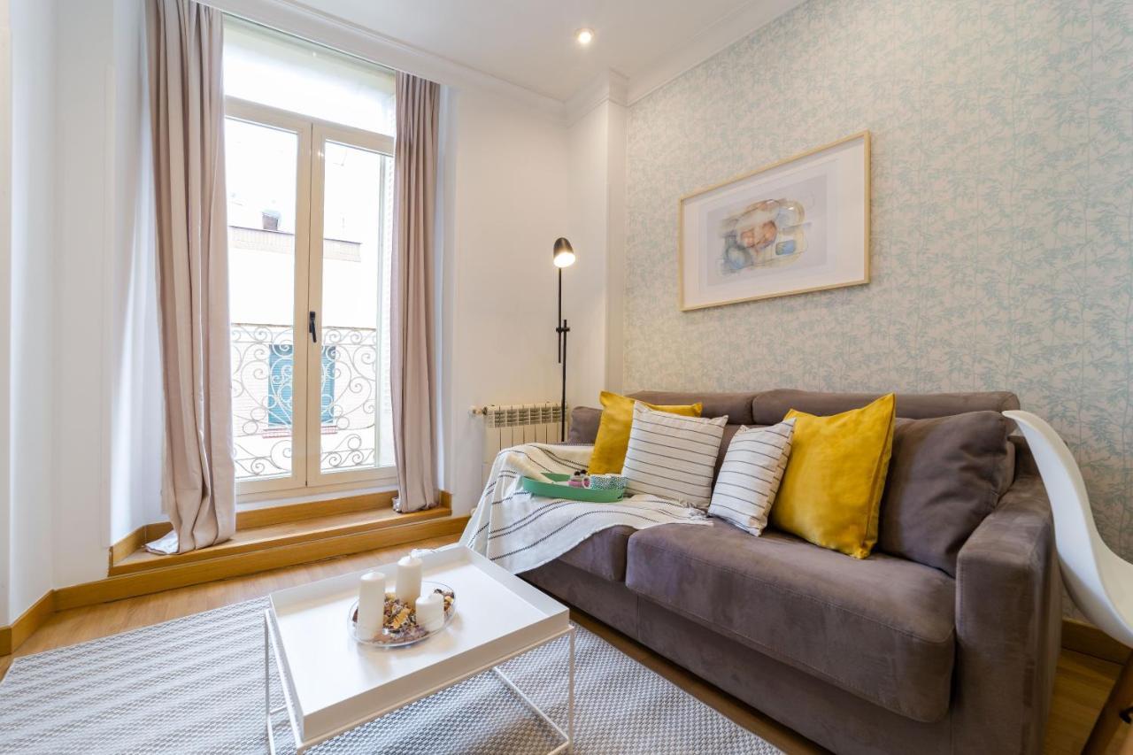 Apartamentos Gran Via Madrid Kültér fotó
