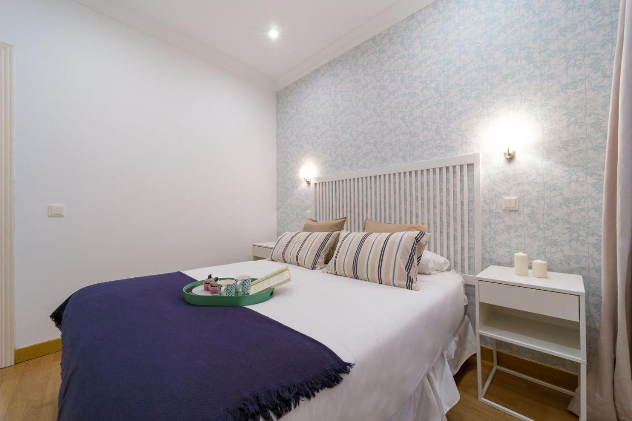 Apartamentos Gran Via Madrid Kültér fotó