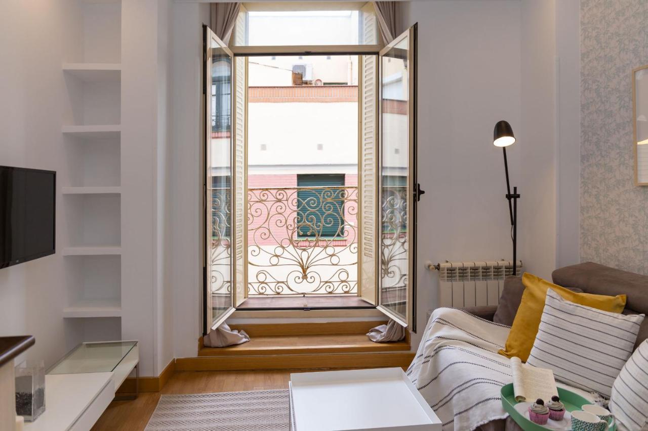 Apartamentos Gran Via Madrid Kültér fotó