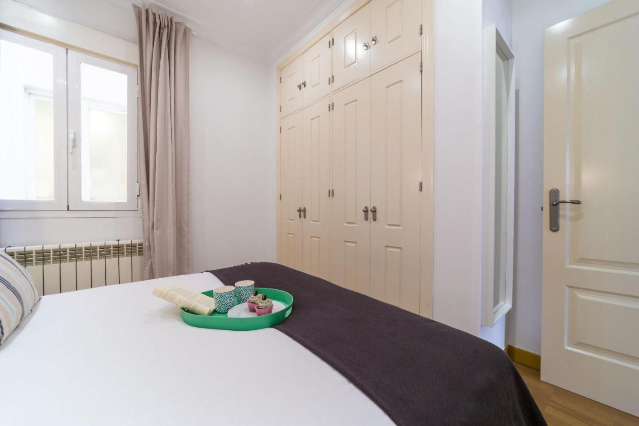 Apartamentos Gran Via Madrid Kültér fotó
