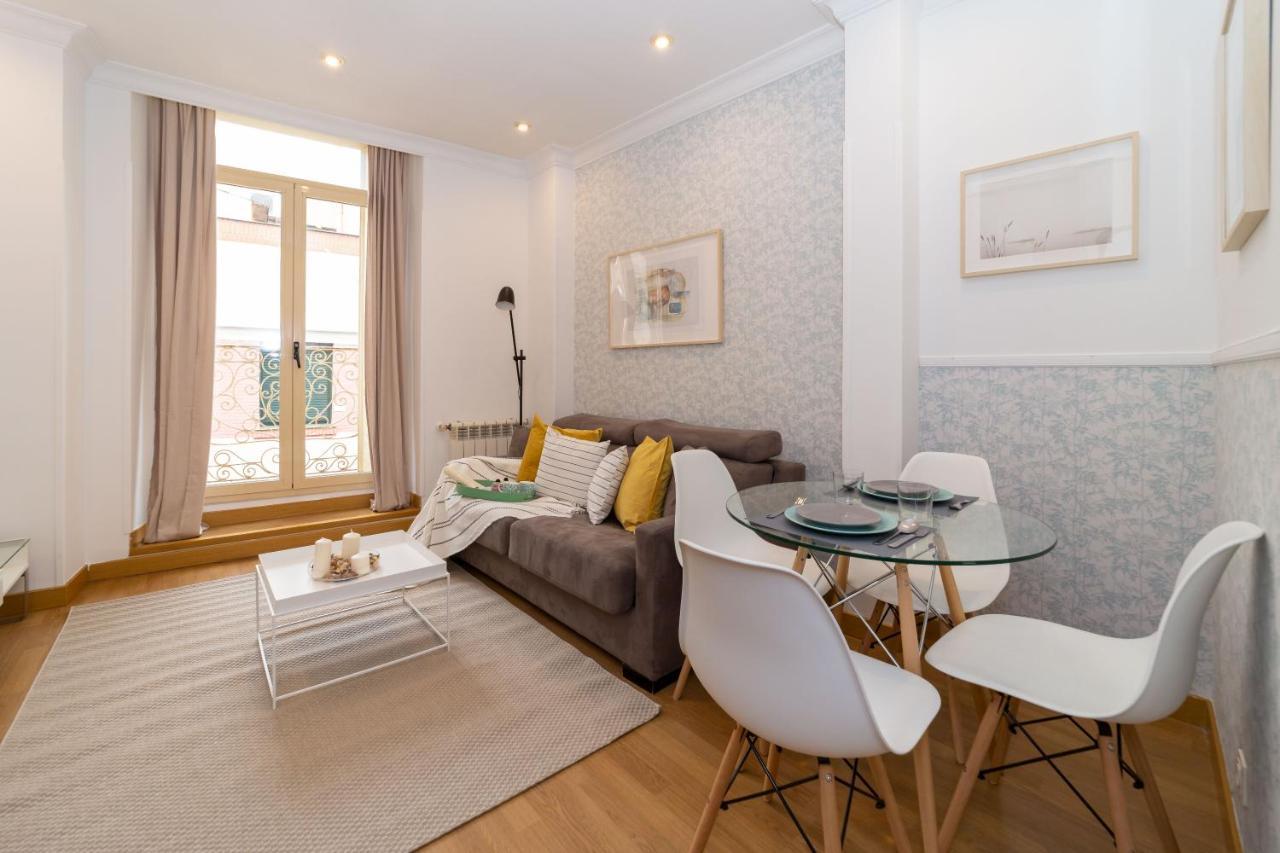 Apartamentos Gran Via Madrid Kültér fotó