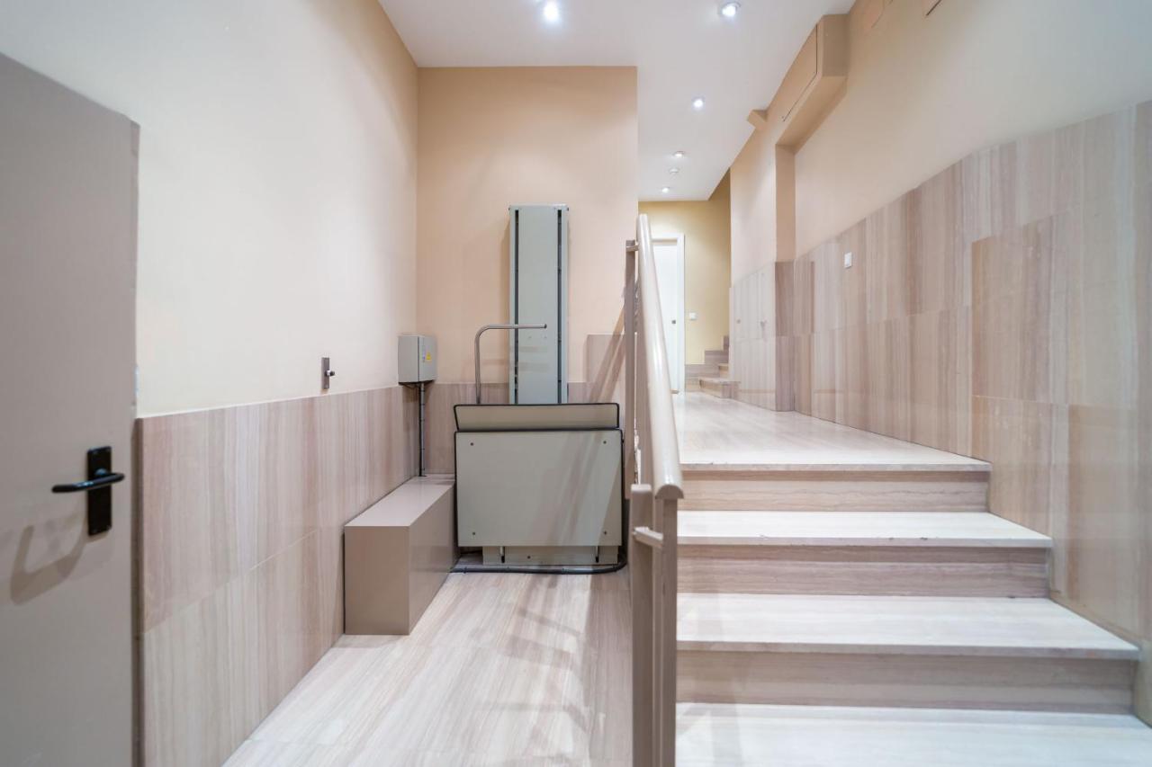 Apartamentos Gran Via Madrid Kültér fotó