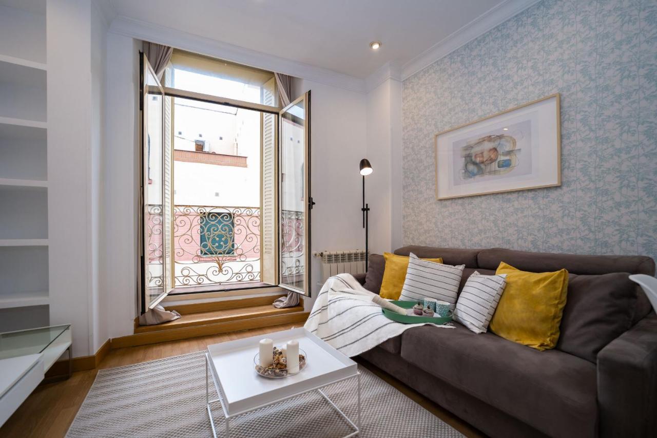 Apartamentos Gran Via Madrid Kültér fotó