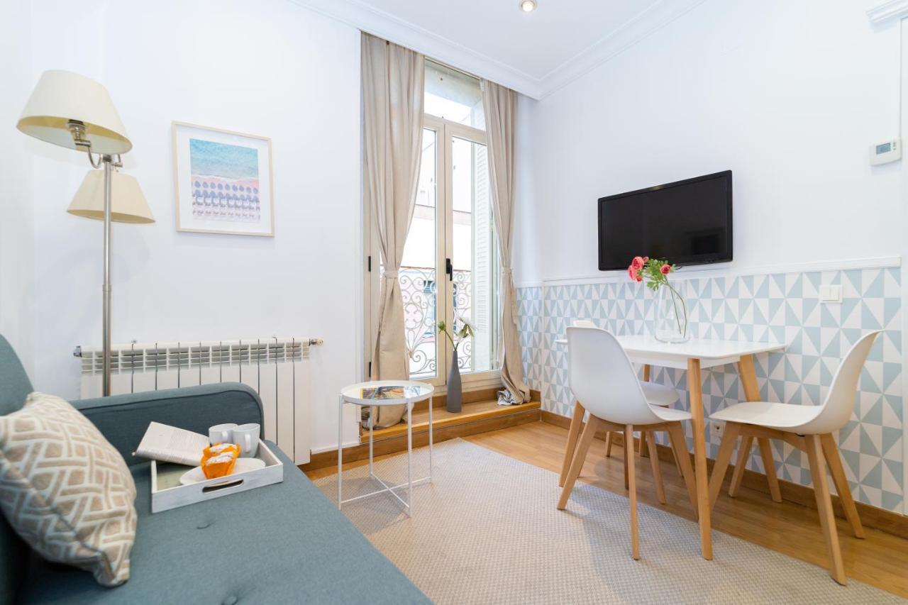 Apartamentos Gran Via Madrid Kültér fotó
