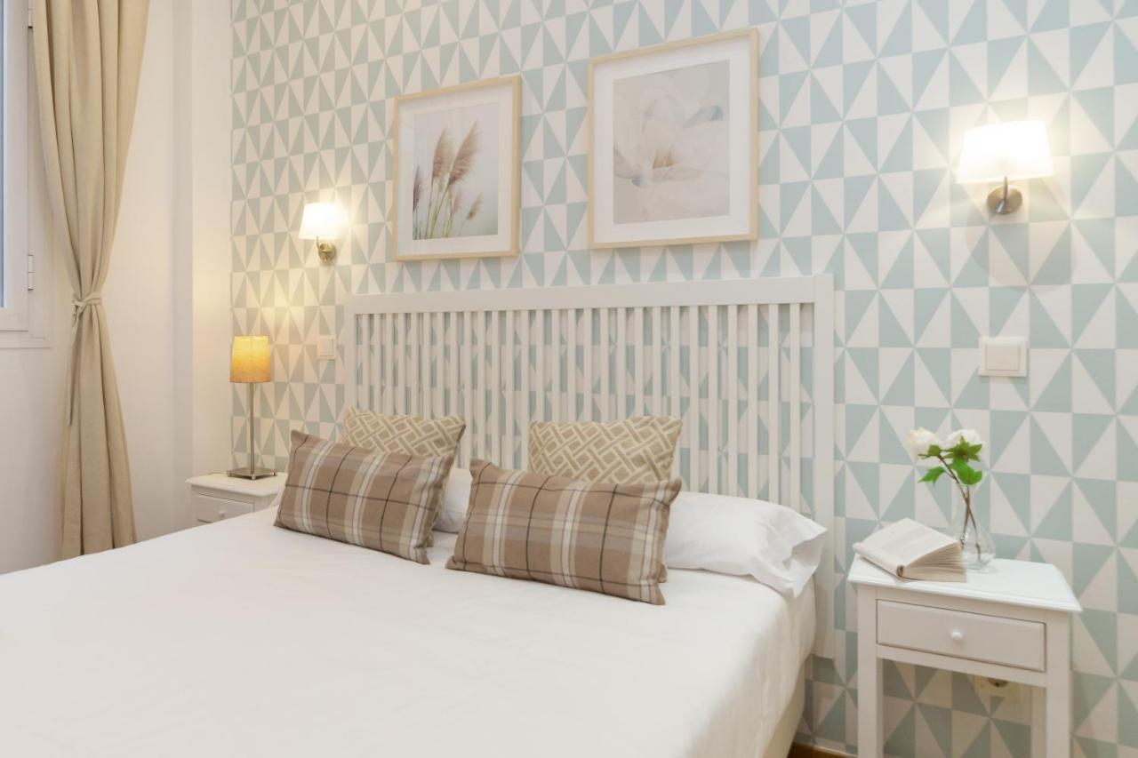 Apartamentos Gran Via Madrid Kültér fotó