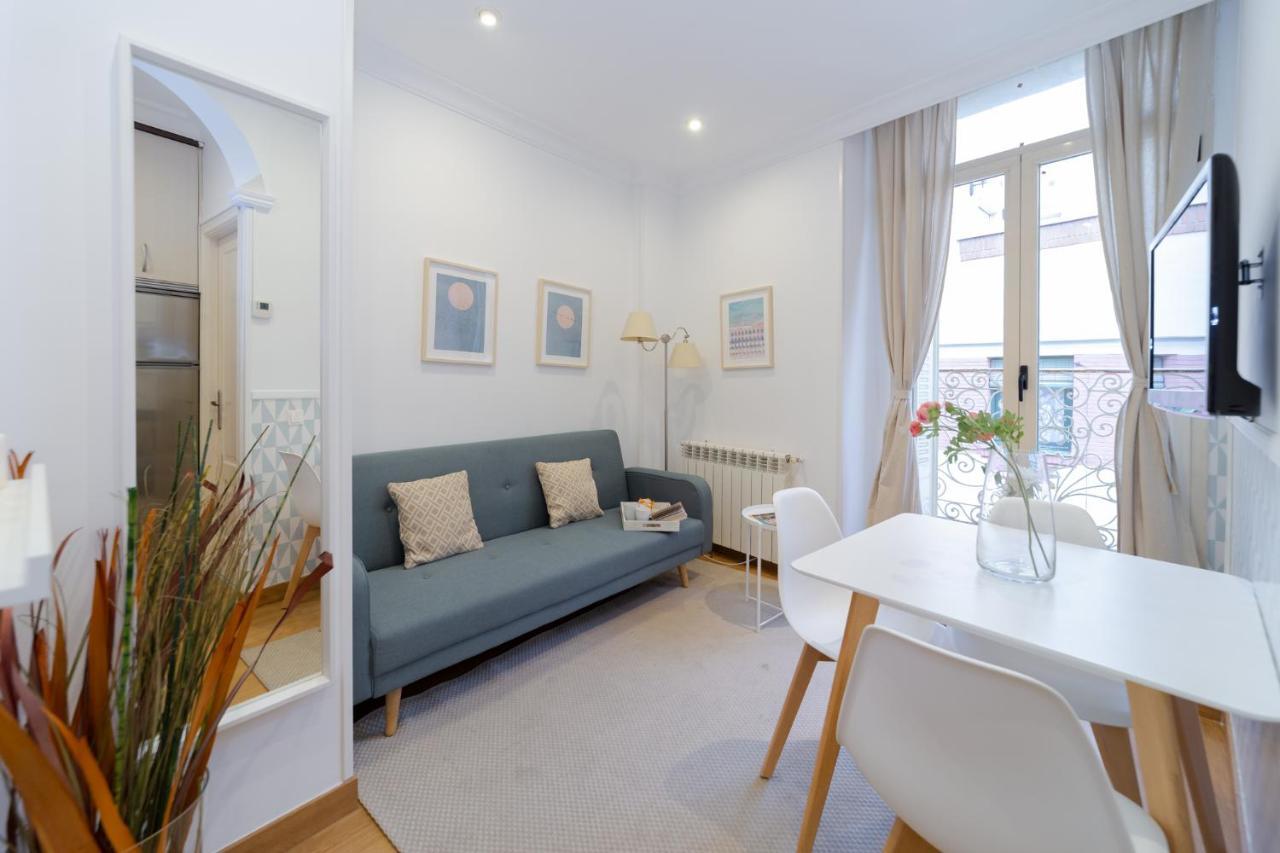 Apartamentos Gran Via Madrid Kültér fotó