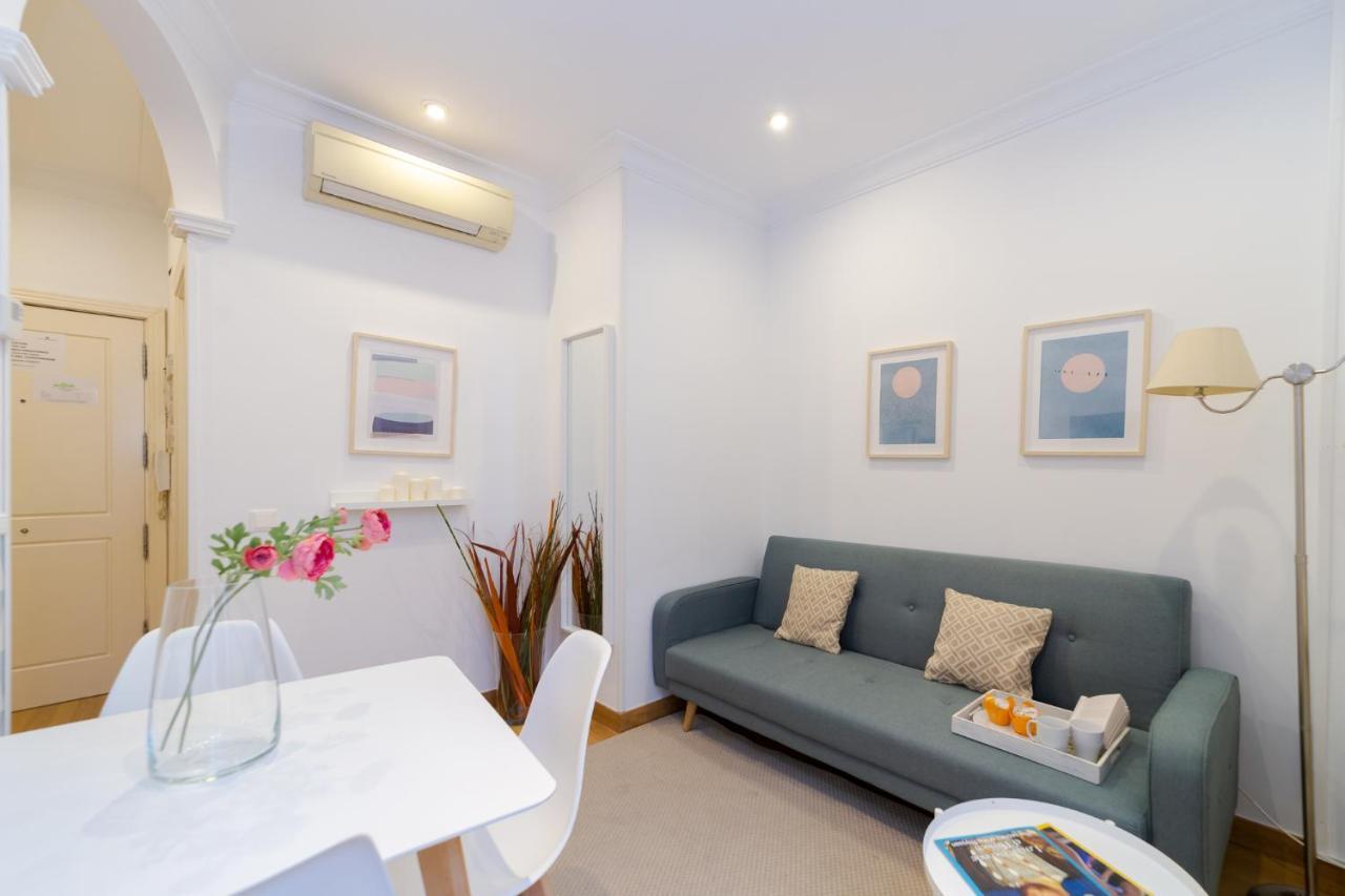 Apartamentos Gran Via Madrid Kültér fotó