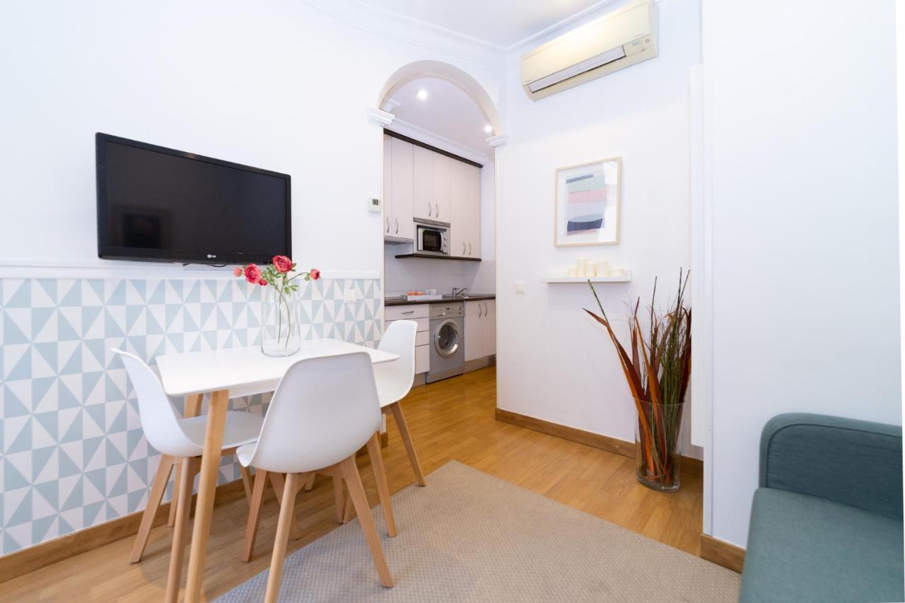 Apartamentos Gran Via Madrid Kültér fotó