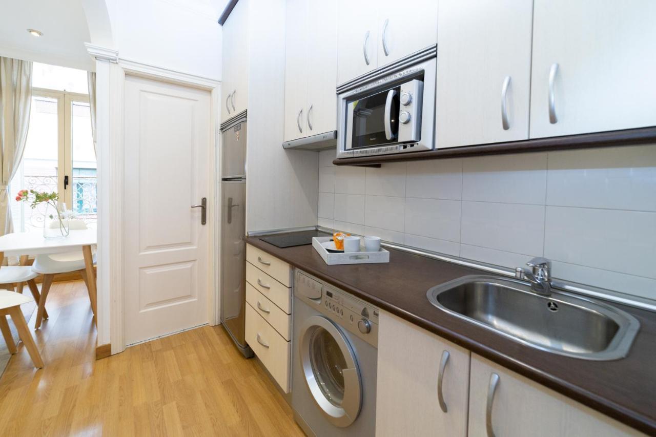 Apartamentos Gran Via Madrid Kültér fotó