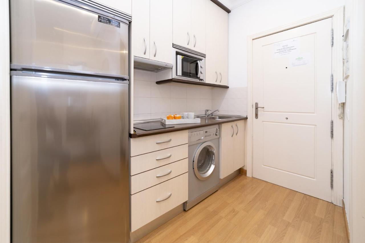 Apartamentos Gran Via Madrid Kültér fotó