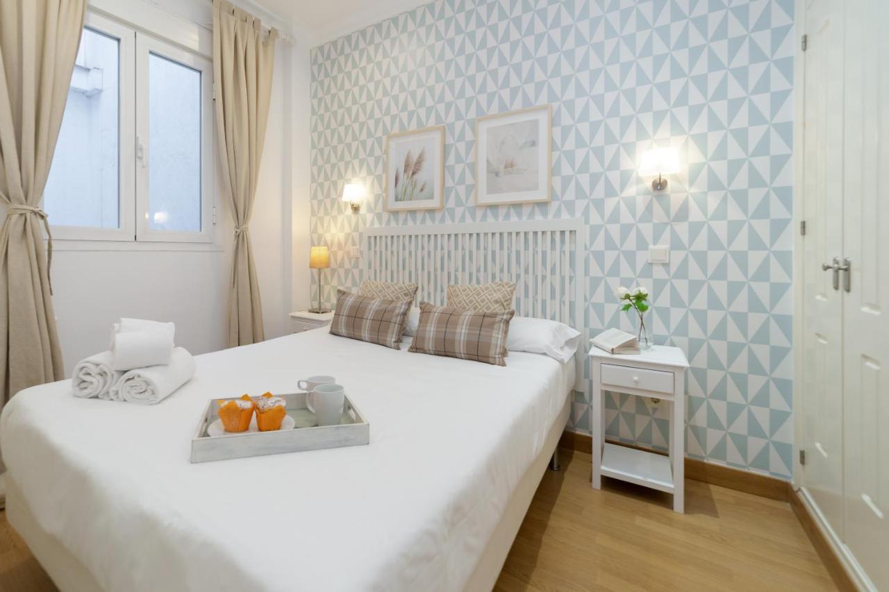 Apartamentos Gran Via Madrid Kültér fotó