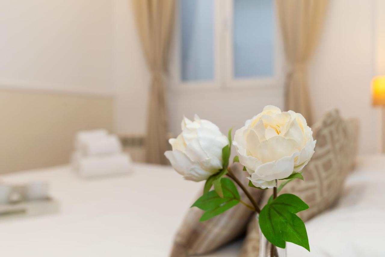 Apartamentos Gran Via Madrid Kültér fotó