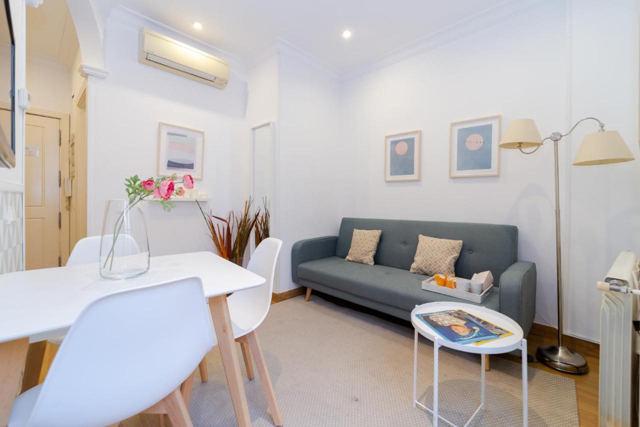 Apartamentos Gran Via Madrid Kültér fotó