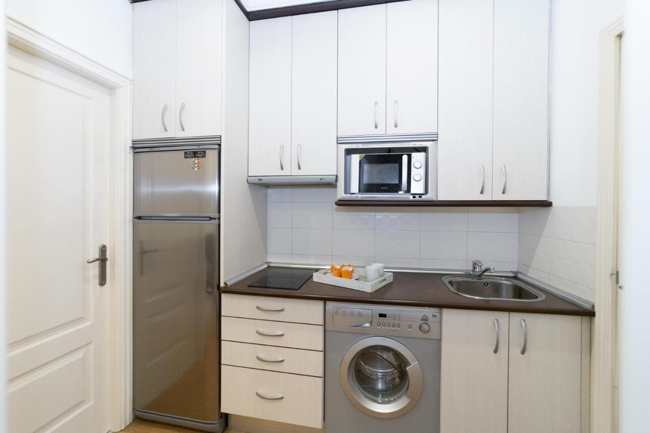 Apartamentos Gran Via Madrid Kültér fotó