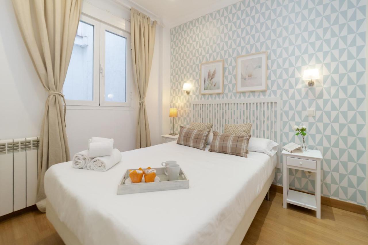 Apartamentos Gran Via Madrid Kültér fotó